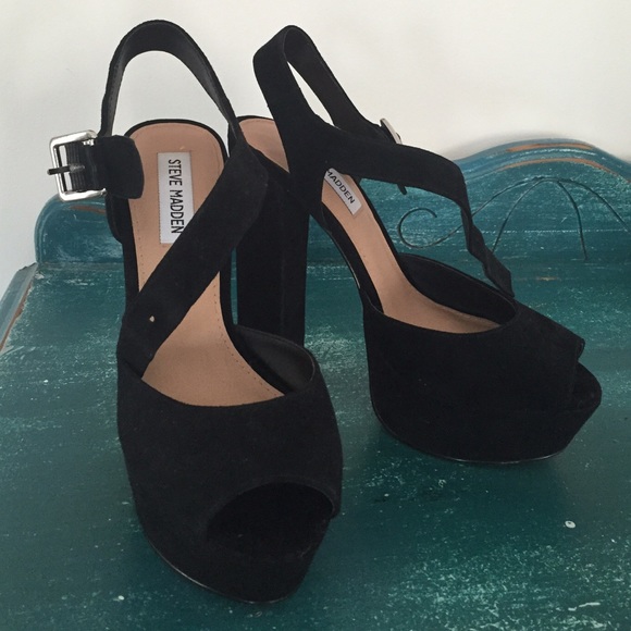 Never worn Steve Madden open toe pumps!