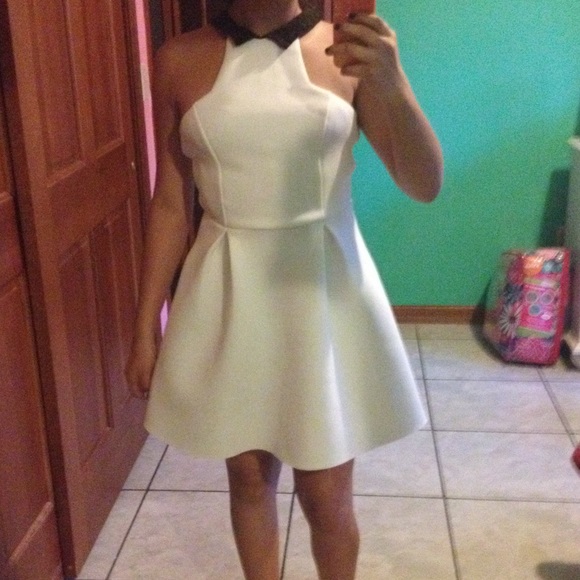 Simple elegant dress - Picture 1 of 1