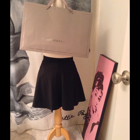 BCBG MaxAzria A-line skirt 👗
