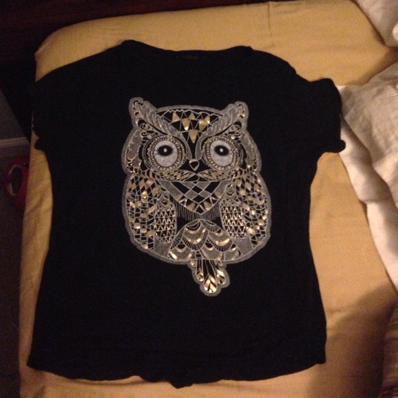 Black owl t-shirt