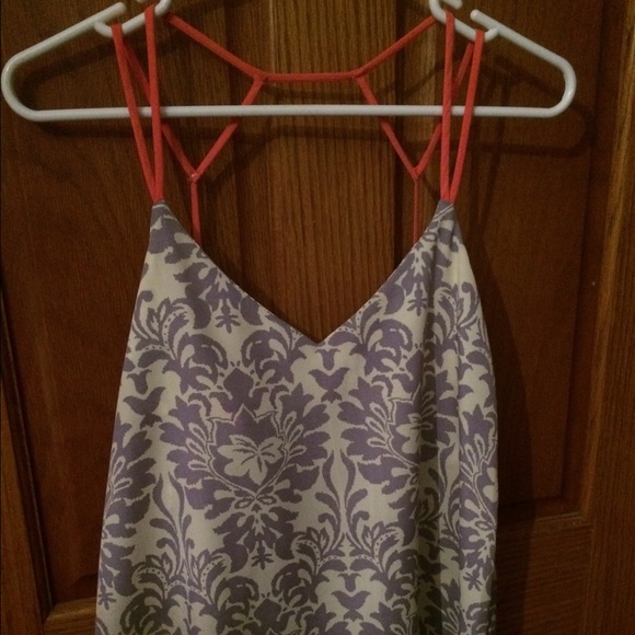 Tank top - Picture 1 of 2