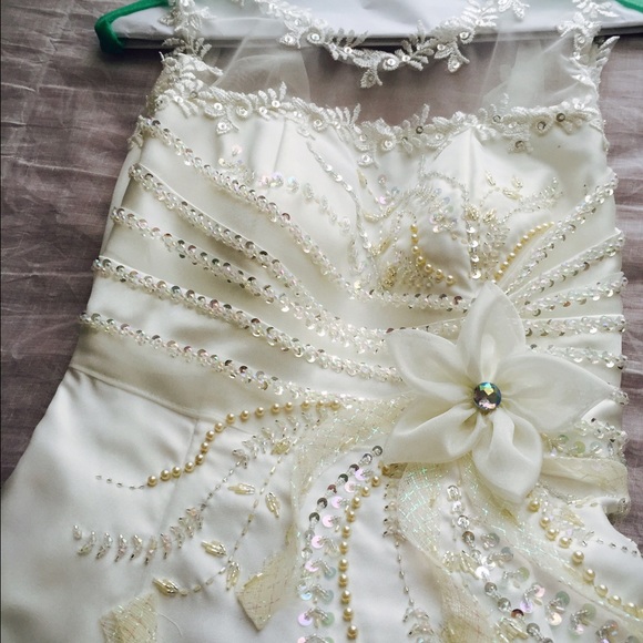 Elegant Wedding Dress plus accessories