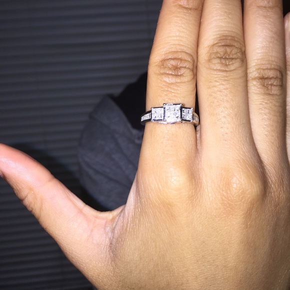 diamond ring - Picture 4 of 4