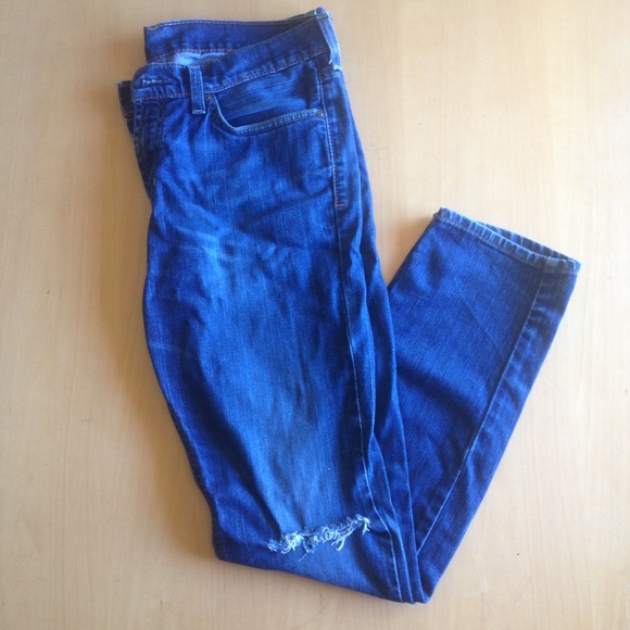 Men's skinny leg blue jeans