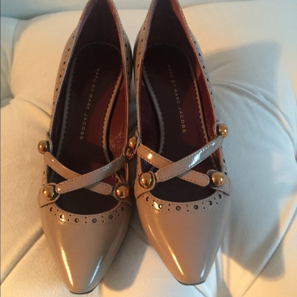 Never worn Marc Jacobs kitten heels!