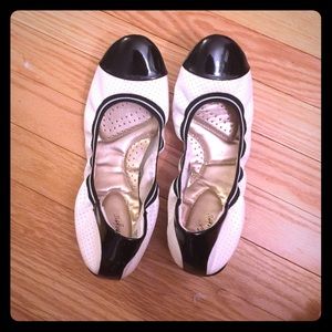 Cute Black and White flats