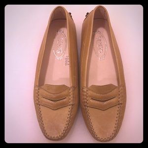 Size 8 Tod's Gommino Driving Shoes, Leather