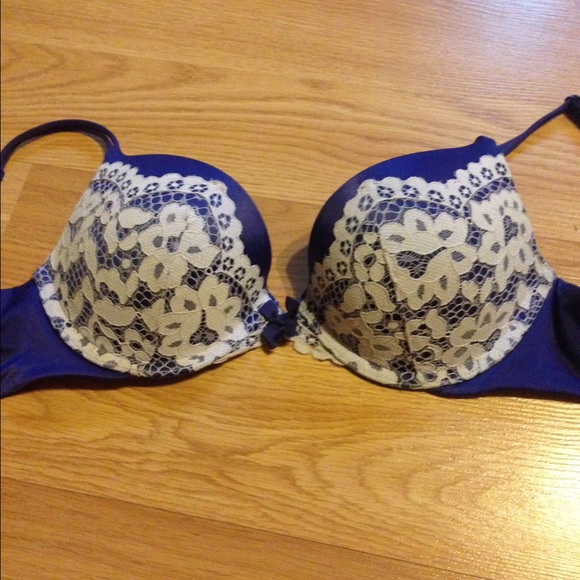 Victoria secret bra!
