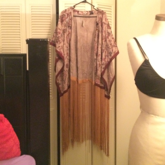Ecote embroiders kimono