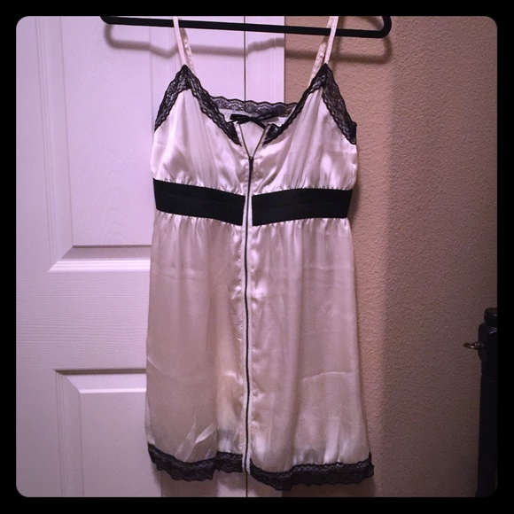 *NWOT* Cute cream, silk and lace zip front dress!
