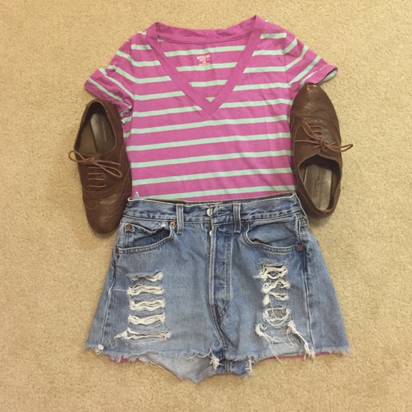 striped vneck tee👚👓👞