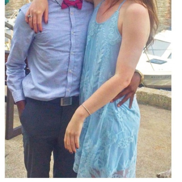 Lace dress - Picture 2 of 2