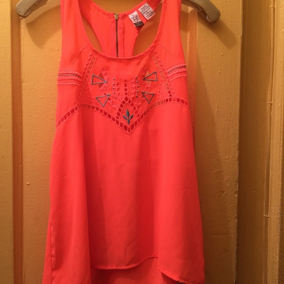 Very Cute ✨ Spring 💐 Tank Top