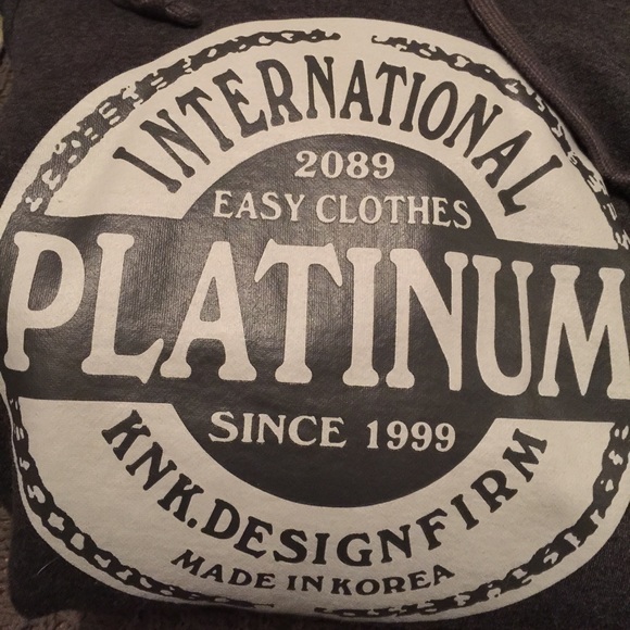 Sweaters all the way from KOREA - Picture 1 of 3