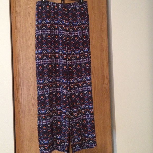 Beautiful wide lagged pants - Picture 1 of 3