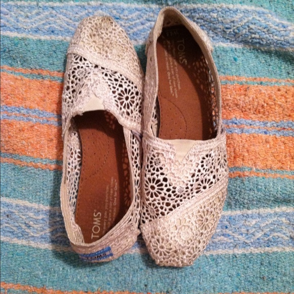 Women's creamed color crochet toms size 6.5 - Picture 1 of 4