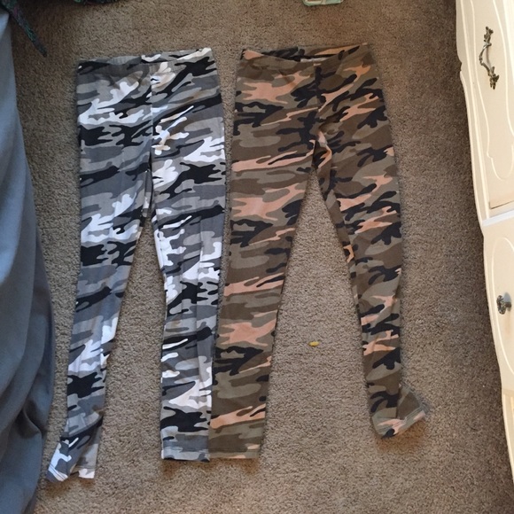 Bundle! Camo leggings!
