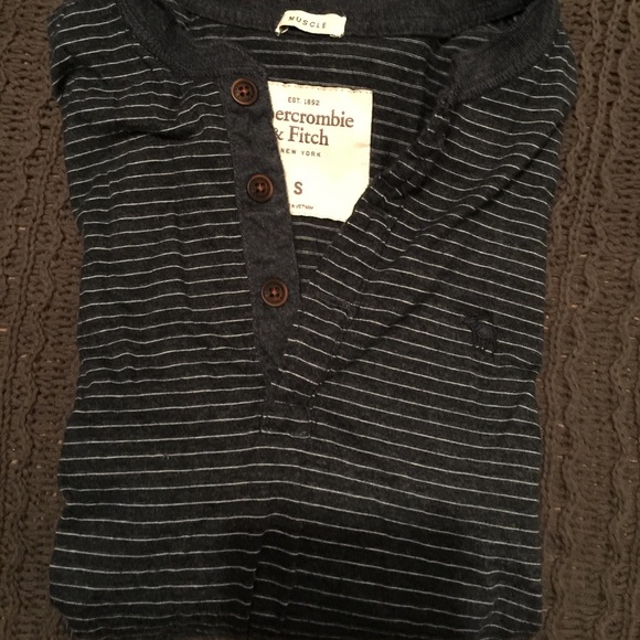 Abercrombie & Fitch sweaters - Picture 2 of 4
