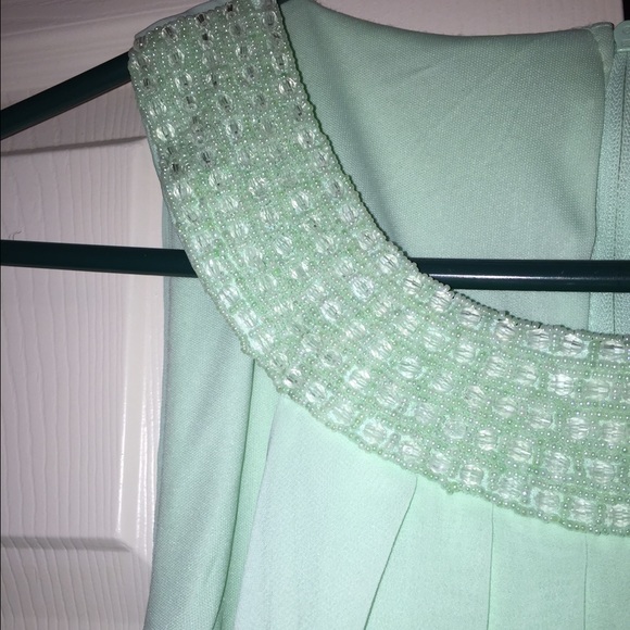 Beautiful Dress - Picture 3 of 3
