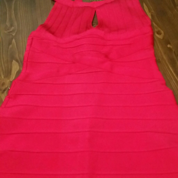 Fabulous red mini Herve Leger dress with cutout - Picture 2 of 4