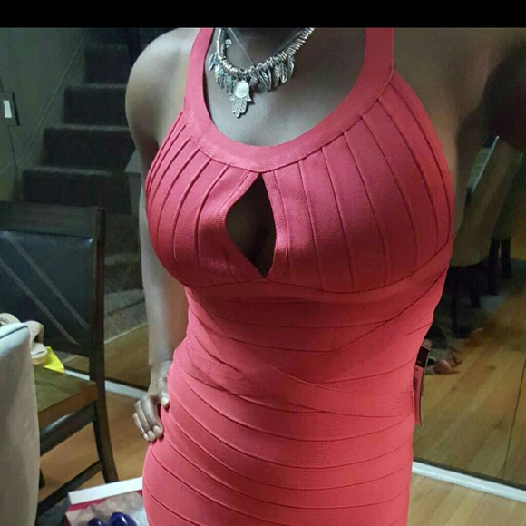 Fabulous red mini Herve Leger dress with cutout - Picture 3 of 4