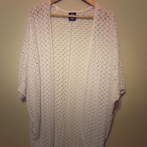NWOT white open cardigan