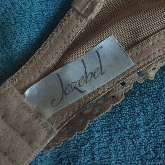 Tan Bra - Picture 4 of 4