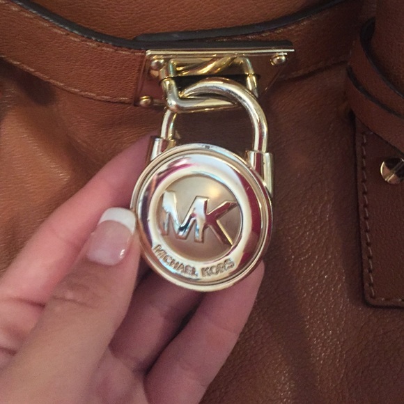 Micheal Kors Hamilton Bag-Luggage - Picture 2 of 4