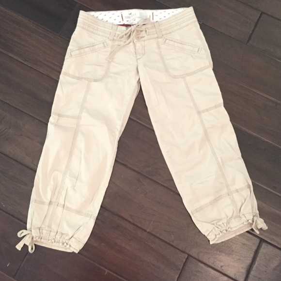 Hollister Pants - Cargo Capris