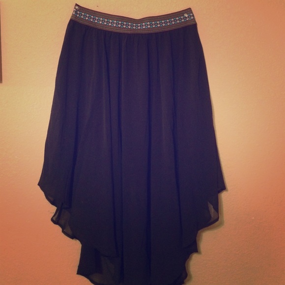 Black low high skirt with a cute band on top