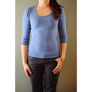 Gap XS blue knit top