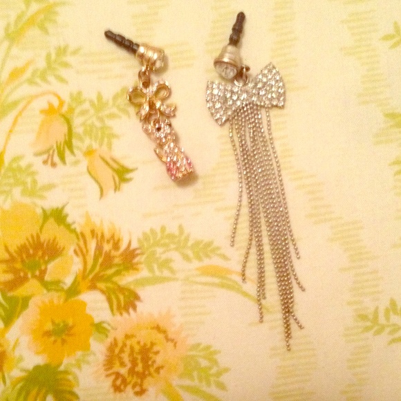 Ear phone charms for phones