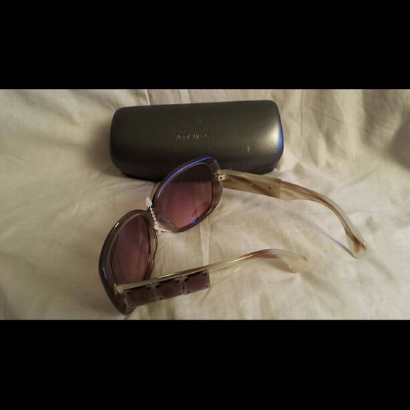 Vera Wang never worn sunglasses
