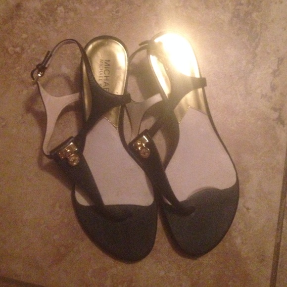 Michael kors sandals sz 8 black gold mk buckle