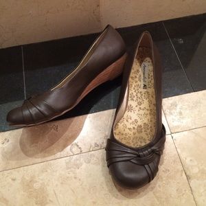 American Eagle Brown flats