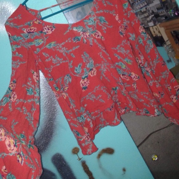 flowy billabong shirt