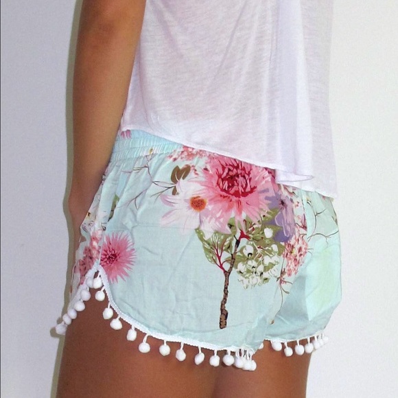 NEW Floral Shorts - Picture 2 of 2