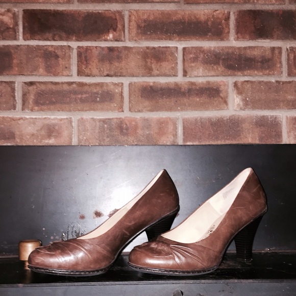 Brown Leather Memory Foam Heels