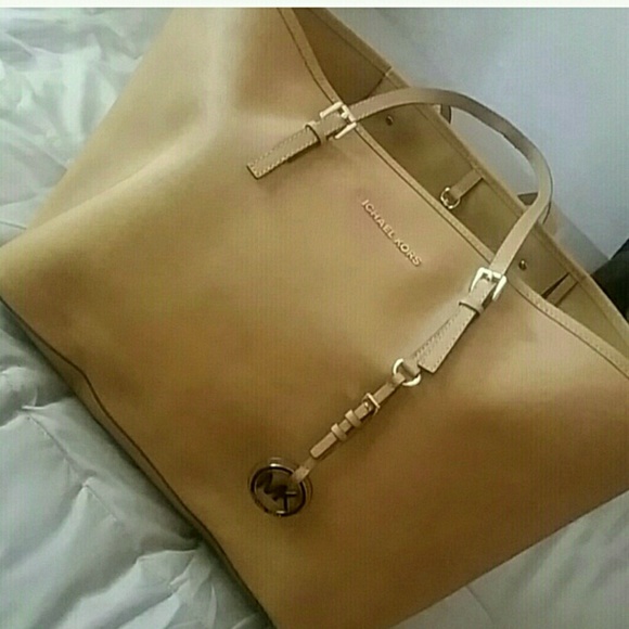 Authentic Michael Kors Jet Set Tote