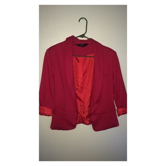Pink blazer with unique pattern inside