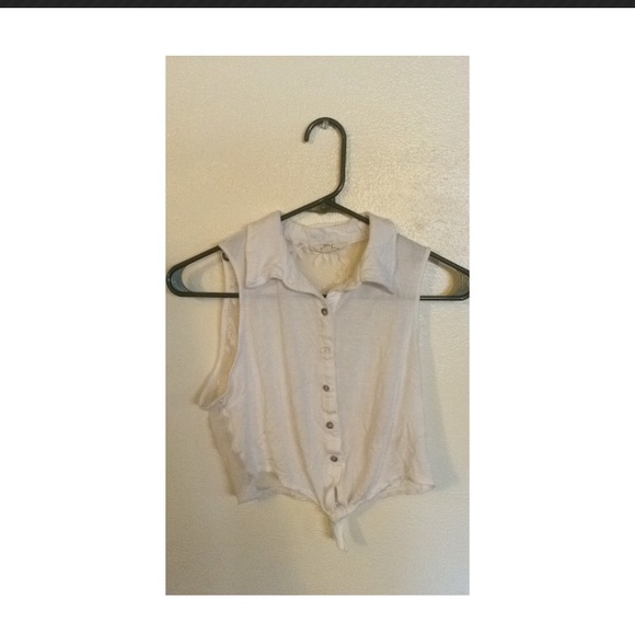Tied crop top w/ lace back