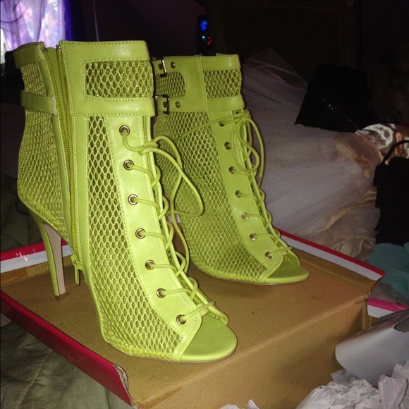 Lime colored heels - Picture 1 of 4