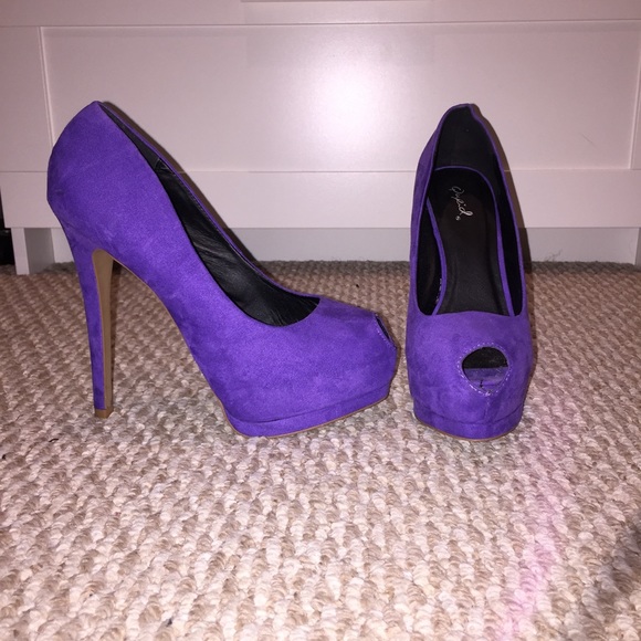 Purple suede shoes! - Picture 3 of 4