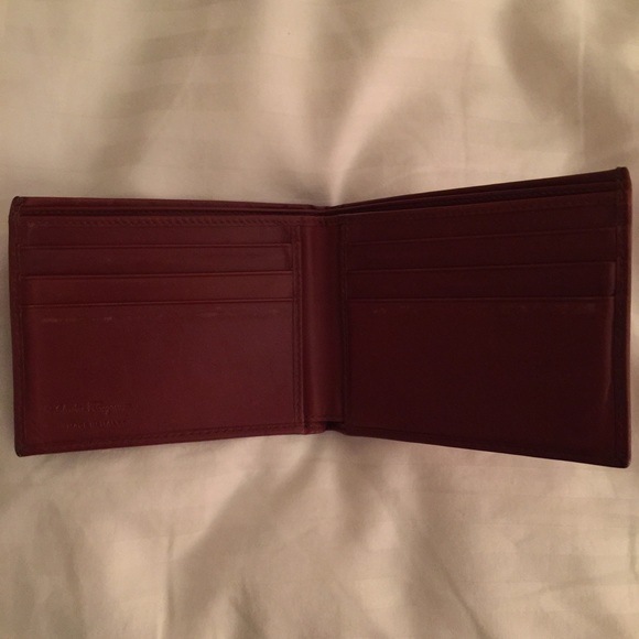 Salvatore Ferragamo Bifold - Picture 2 of 3