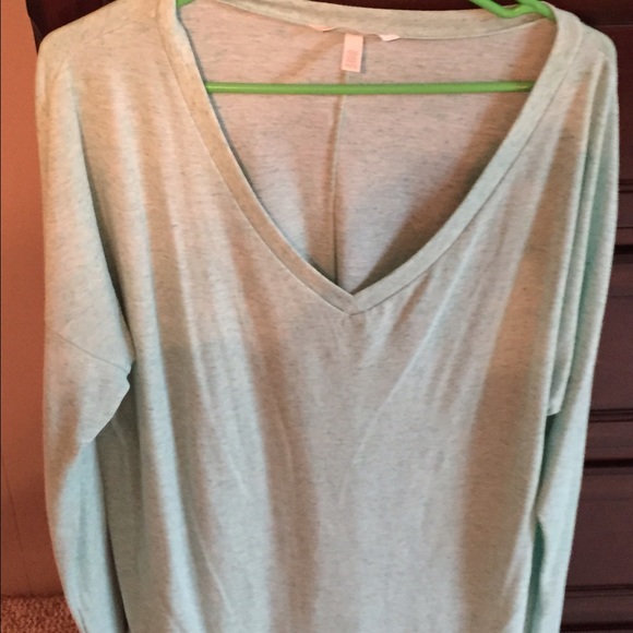 2 Victoria's Secret long sleeve tops.