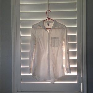 H&M FITTED WHITE BUTTON DOWN COLLARED SHIRT (LONG)