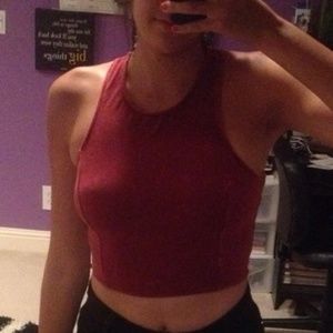maroon crop top