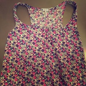 Splendid floral tank, size small, great condition