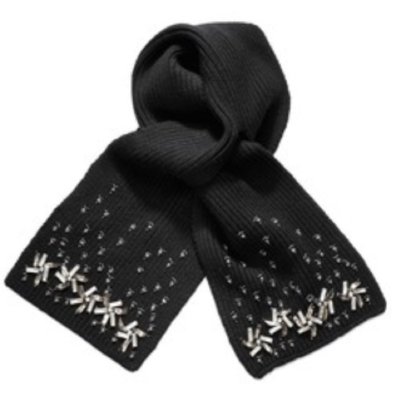 (Tory Burch) embellished scarf ❄️