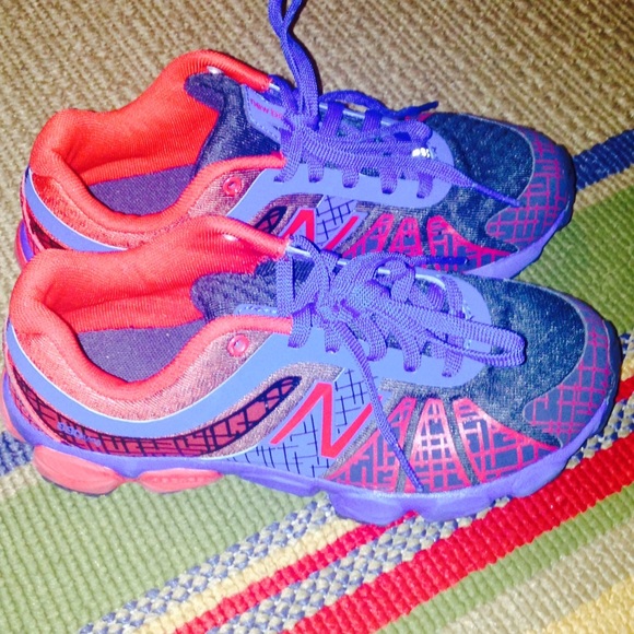 Boys blue new balance sneakers Sz 1.5 y